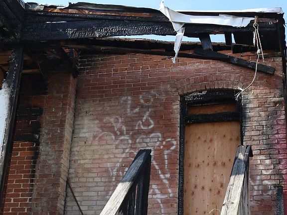 4th image of 123 N State St