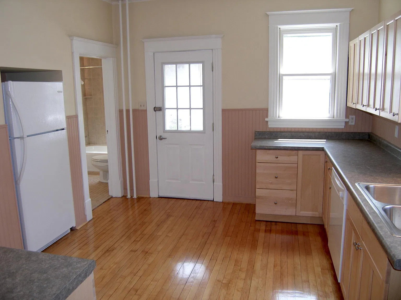 1486 Hague Ave — Photo 2