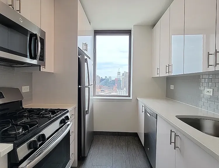 520 W 43rd St #33D — Photo 7