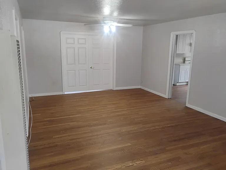 2042 Jackson Ave — Photo 5