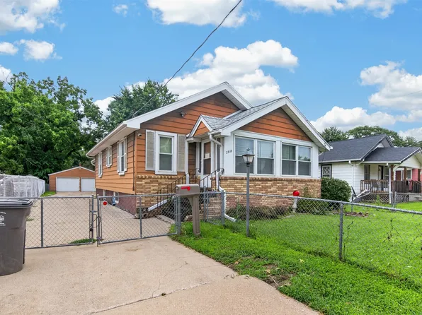 2818 E Grand Ave, Des Moines, IA 50317