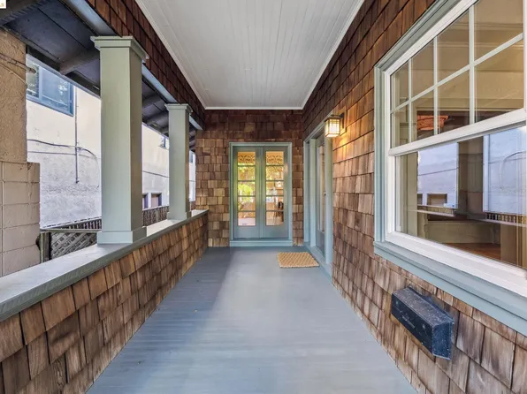 391 Alcatraz Ave, Oakland, CA 94618