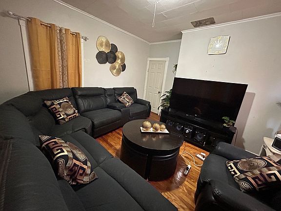 3rd image of 7 Bluff St