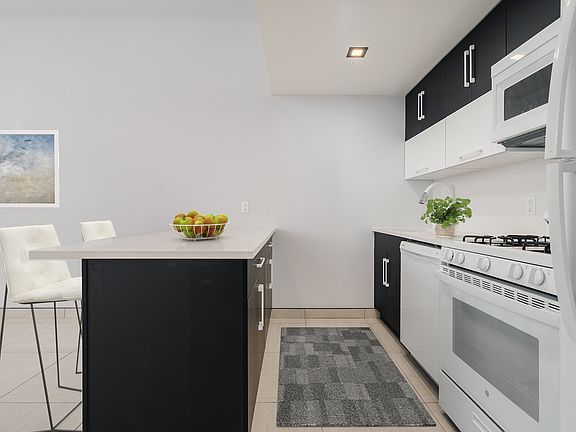 5th image of 248 McKibben St APT 1S