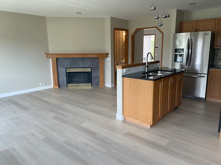 Coral Springs Cir NE — Photo 2