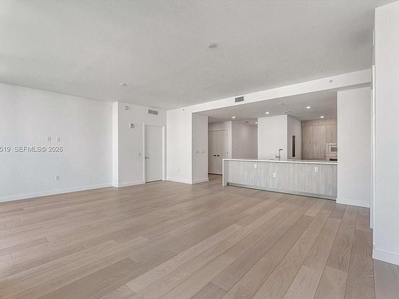 4th image of 9201 E Bay Harbor Dr #804