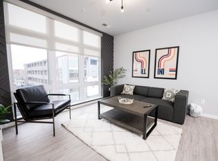 601 S 1st St #502, Champaign, IL 61820