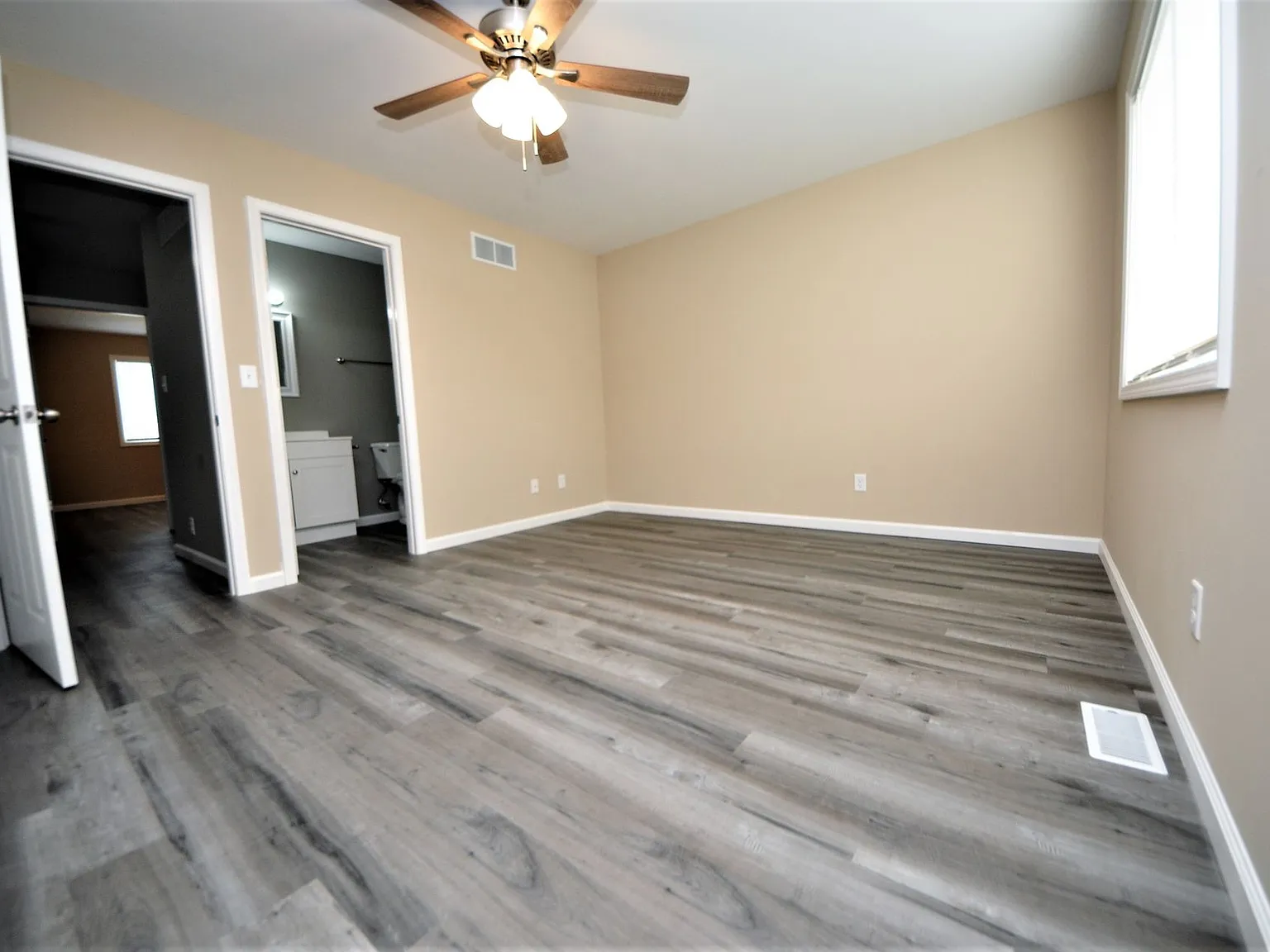 Bennington Place Apartments - 2 Bedroom Townhome — Photo 3