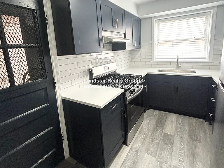 2727 W Berwyn Ave #3S — Photo 3