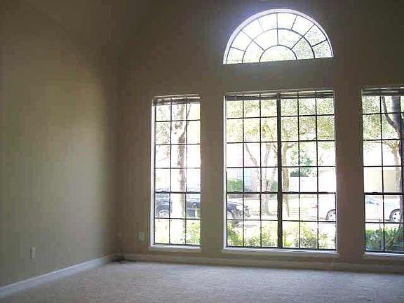 4th image of 1615 Clearwater Creek Dr
