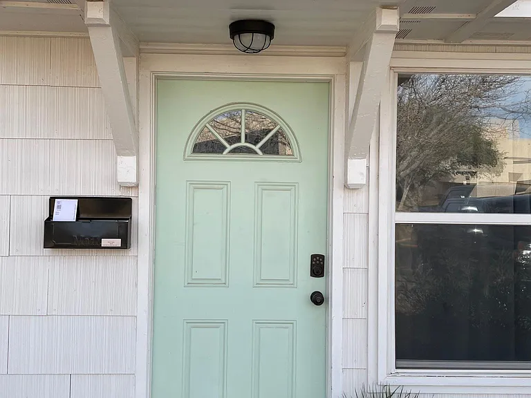 405 Bernice Ave #1 — Photo 1