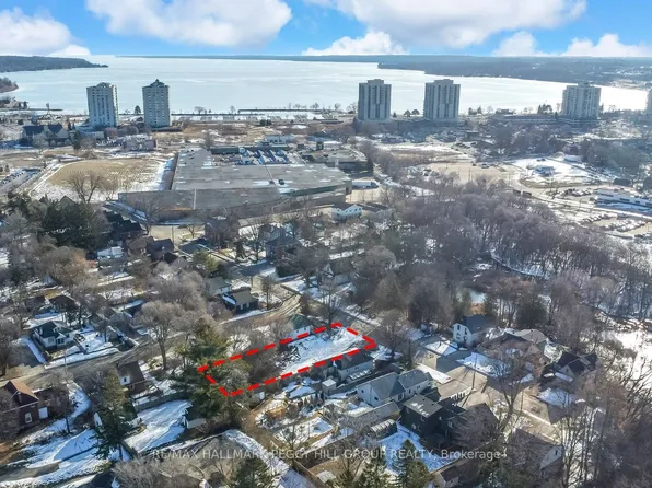 40 Perry St, Barrie, ON L4N 2G3