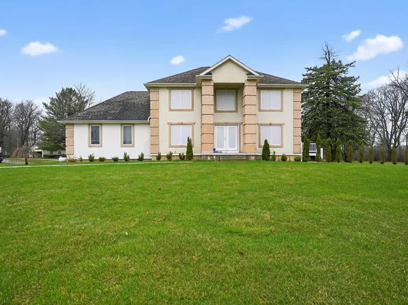 5012 Forest Side Dr, Flint, MI 48532