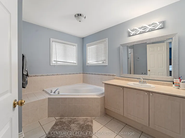 35 Weldon St — Photo 25
