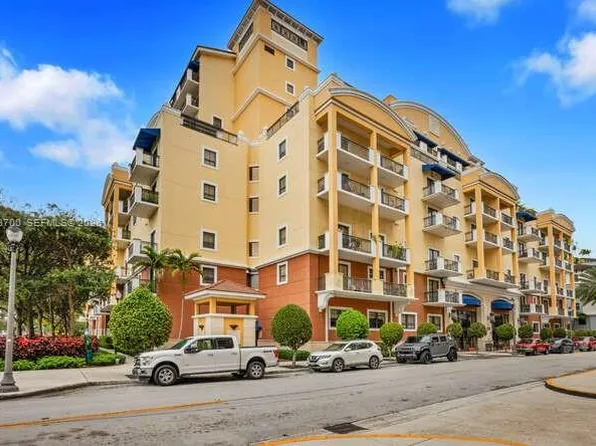 8395 SW 73rd Ave APT 104, Miami, FL 33143