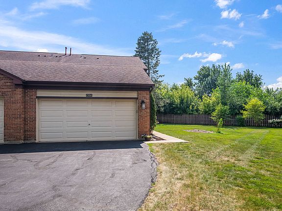 3rd image of 1566 N Windsor Dr Unit 1566