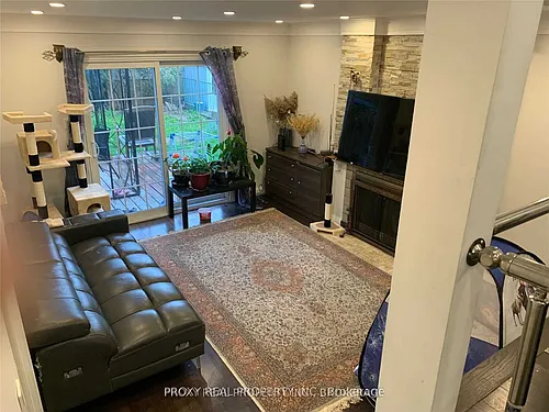 211 Weldrick Rd W Photo 1