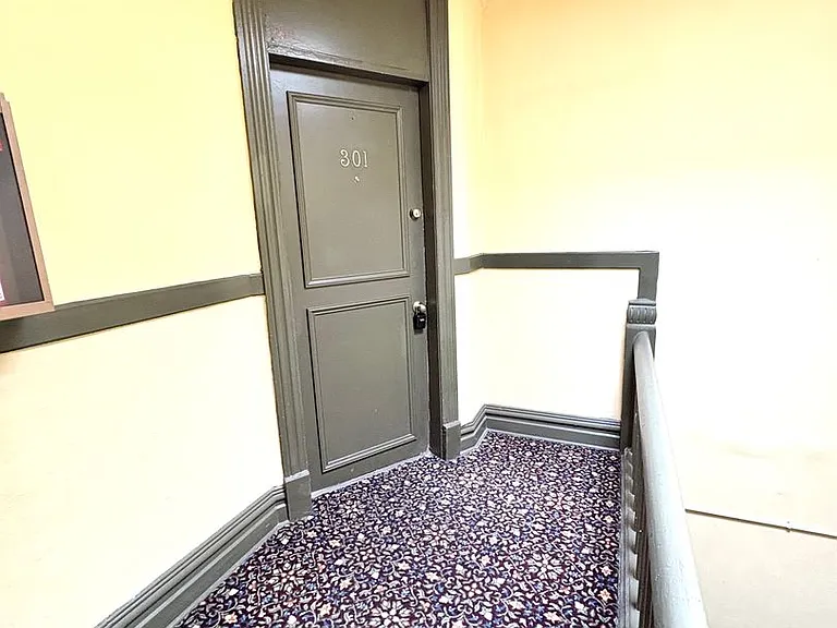 New York Apartments — Photo 22