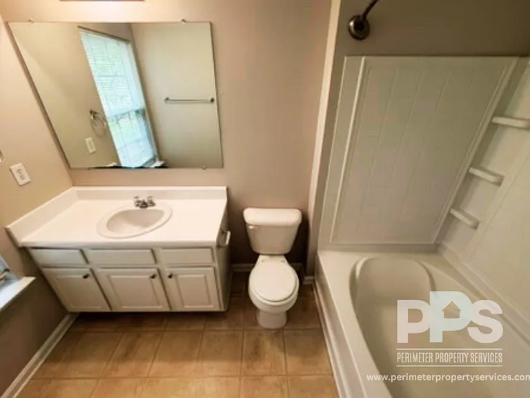 6764 Blackstone Pl — Photo 8