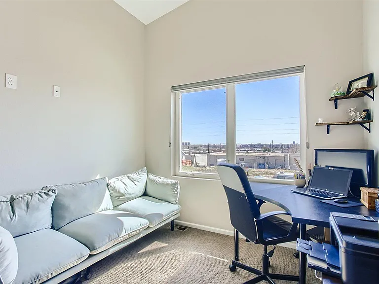 1195 S Mariposa St — Photo 16
