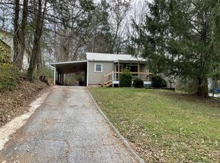 127 Chestnut Pl, Arden, NC 28704