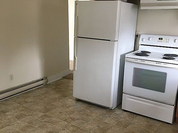 3rd image of 201 Poplar St