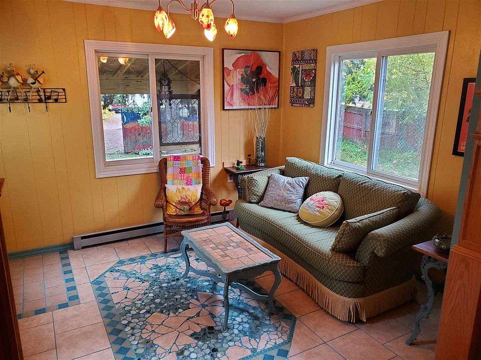 724 Cedar St, Sault Sainte Marie, MI 49783 Zillow