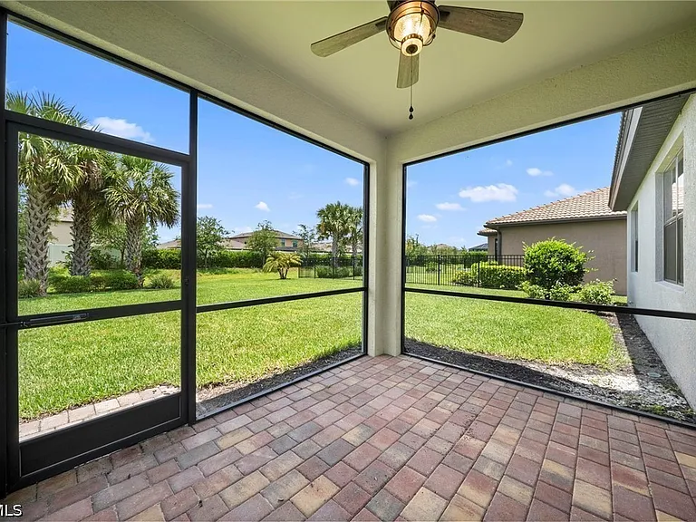 3685 E Hampton Cir — Photo 27
