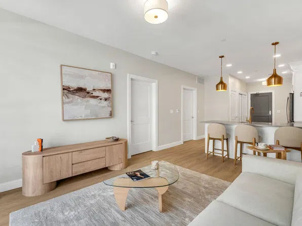 99 Foundry Place #207, Portsmouth, NH 03801