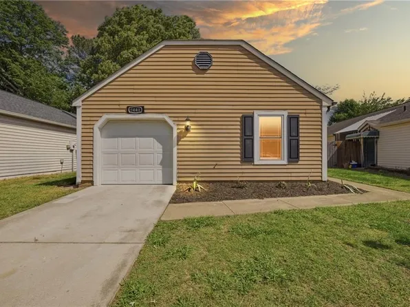 5441 Chatham Hall Dr, Virginia Beach, VA 23464