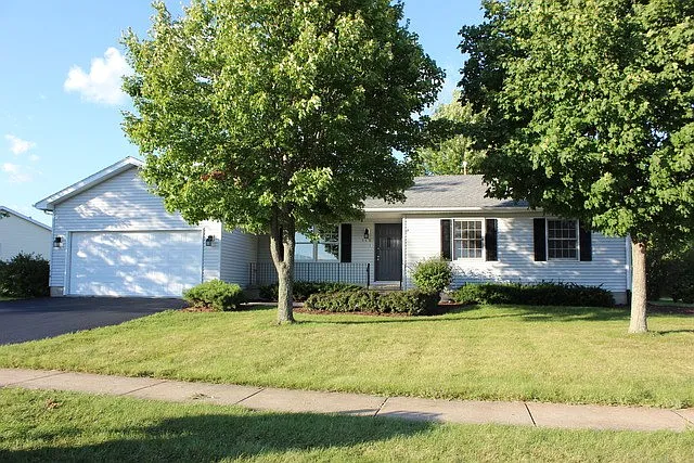 548 Jasmine St photo 1