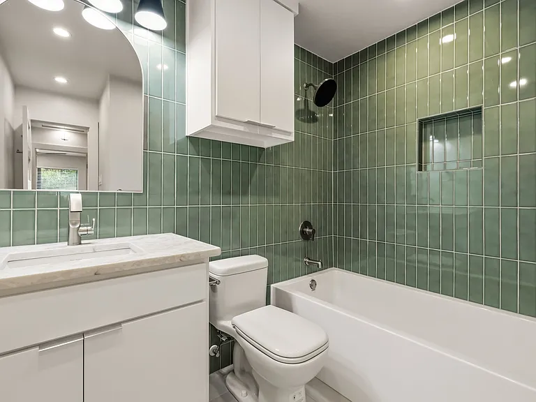 7537 Brentcove Cir — Photo 16