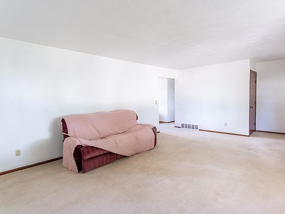 5th image of 502 2nd St