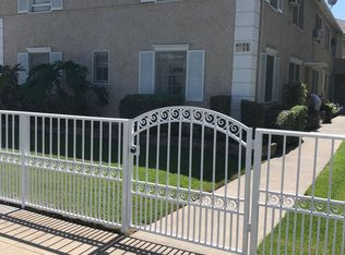 4136 Warner Blvd, Burbank, CA 91505