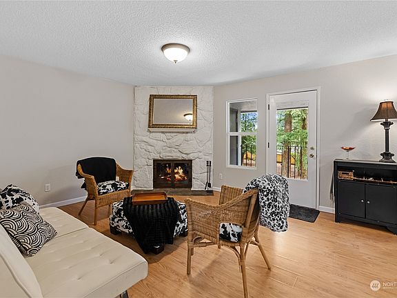 3rd image of 14014 Juanita Drive NE #C1