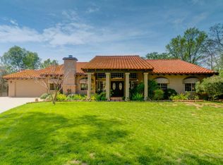 127 Fairway Ln, Ojai, CA 93023