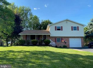 6 E Hunter Rd, Carlisle, PA 17015