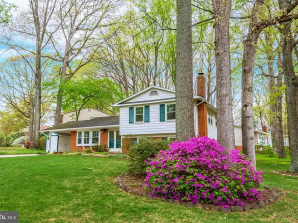 8717 Higdon Dr, Vienna, VA 22182