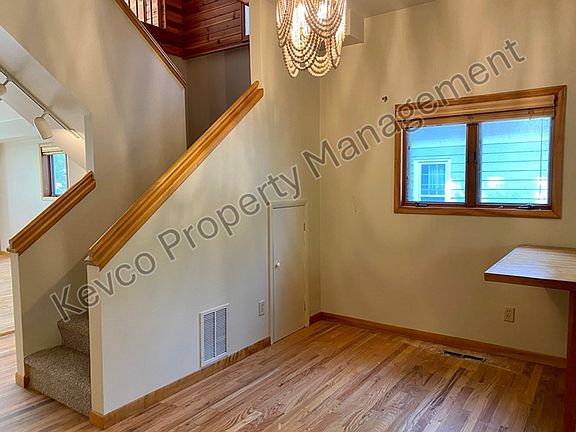 3rd image of 805 Laporte Ave