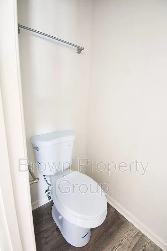 2 bed, 1.5 bath, 950 sqft, $950 — Photo 3