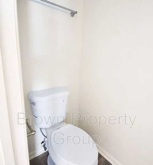 2105 Grand Prix Dr #E — Photo 3