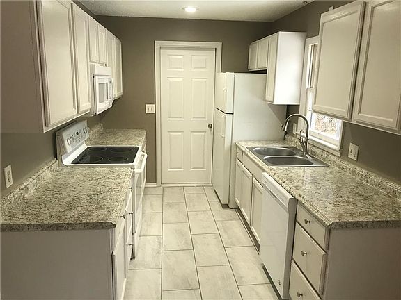 4th image of 11317 Bennington Ave