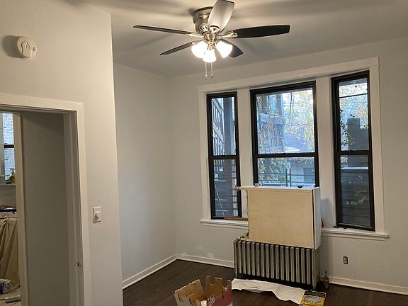 5th image of 3281 W Wrightwood Ave #1