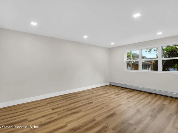 17 Old Town Rd APT 1K, Staten Island, NY 10304
