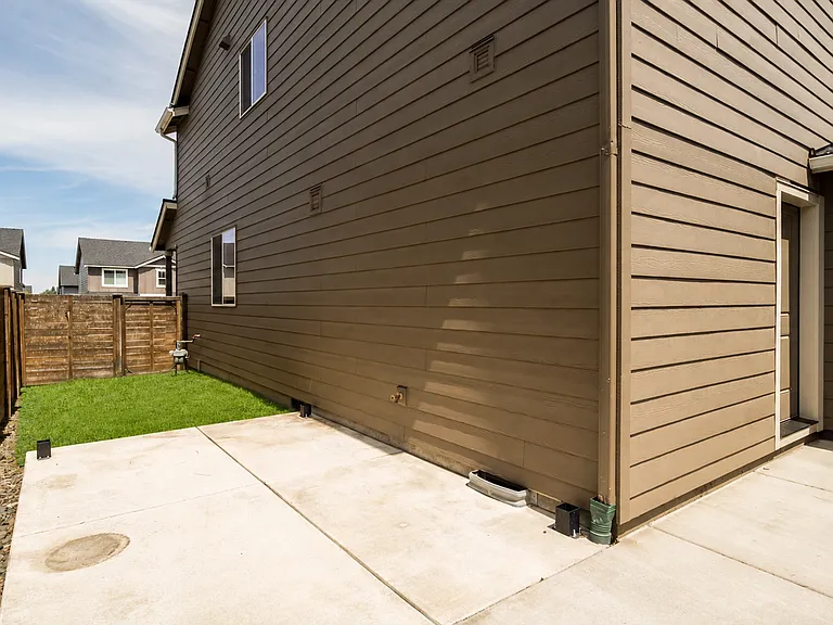 20519 SE Cameron Ave — Photo 18