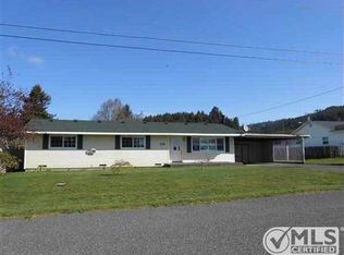 432 W 3rd St, Smith River, CA 95567