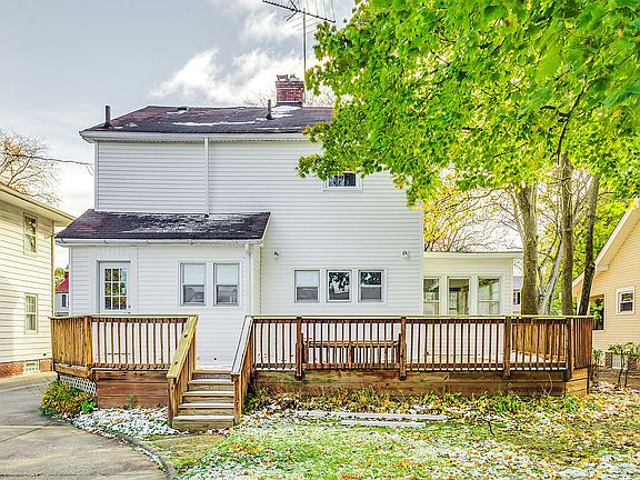 Rearview of the home.