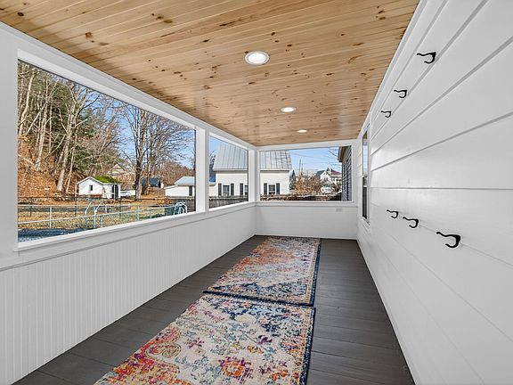 3rd image of 1668 Hartford Avenue