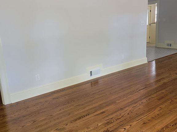 4th image of 1805 Forest Hill Dr