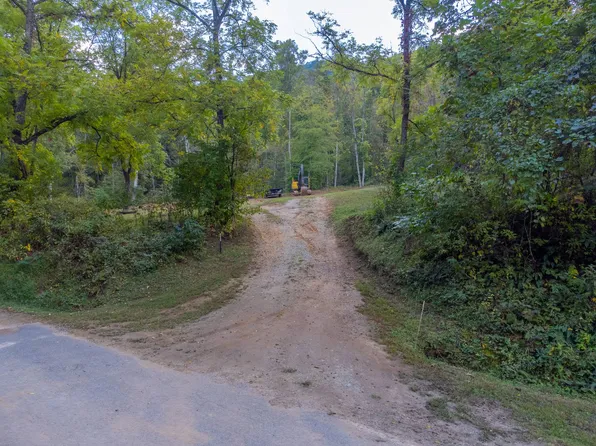 9999 Maxwell Home Rd, Franklin, NC 28734